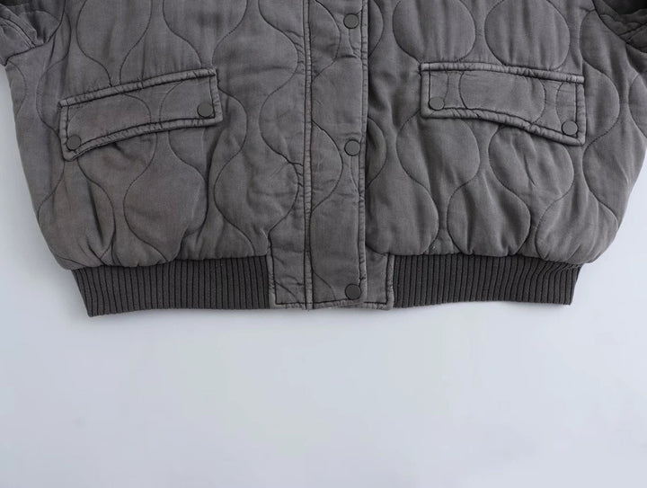 Women's Oversized Quilted Bomber Jacket with Snap Buttons and Pockets