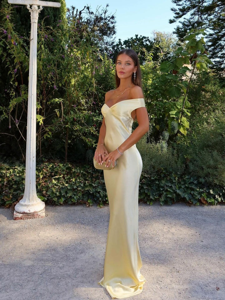 Women's Off Shoulder Fitted Maxi Dress with Sweetheart Neckline
