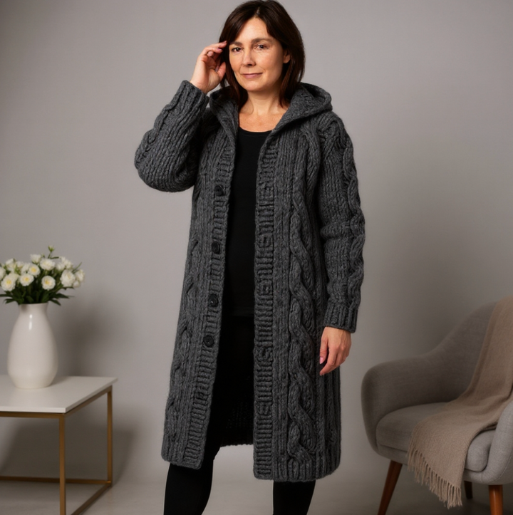Karin | Elegant cosy coat with tummy coverage